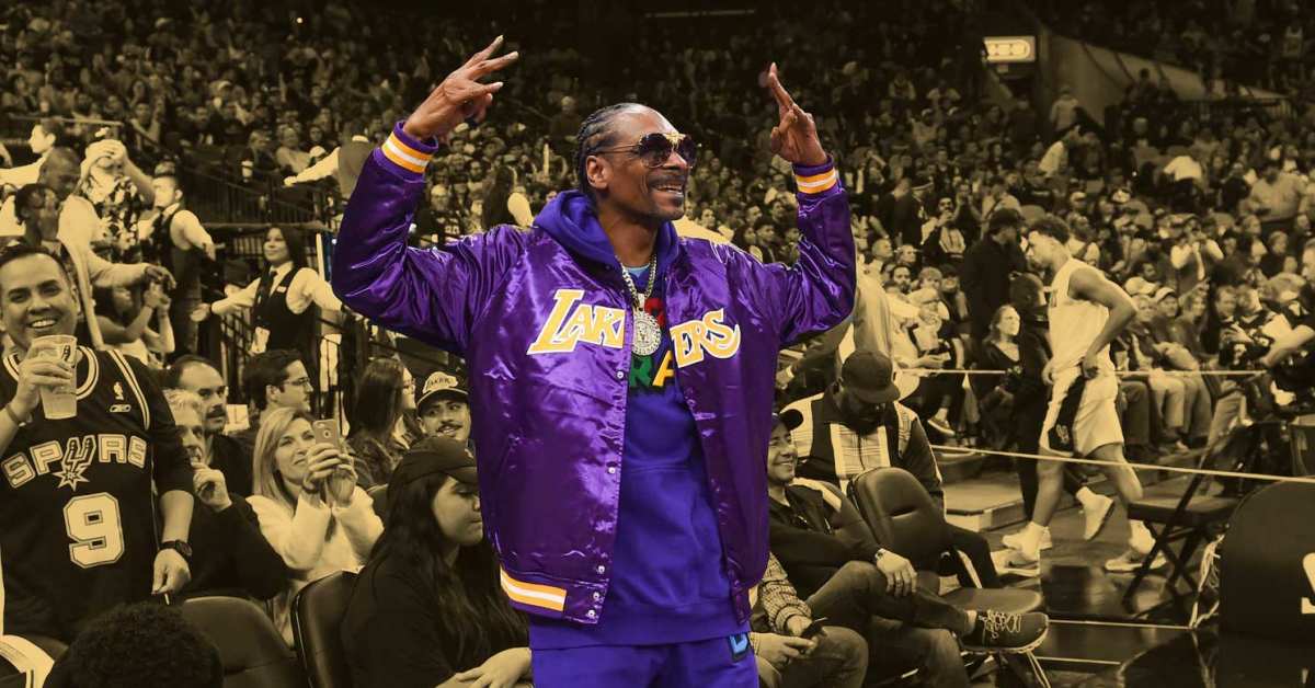 "It’s Gonna Be Kind Of Empty In That Motherf****r"- Lakers Superfan ...