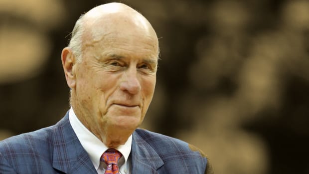 NBA 75: Bob Pettit left superstar imprint on NBA (TSN Archives)