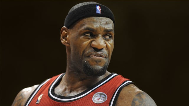 Is LeBron James Saudi's Next Target? Lakers Star Plays Basketball in Middle  East Country: Photo