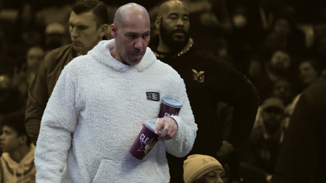 LaVar Ball finally got to pose with the Lakers' championship trophies,  fulfilling his destiny - Silver Screen and Roll