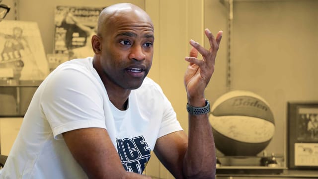 Dee Brown makes the case for Vince Carter's jersey hanging in the ...