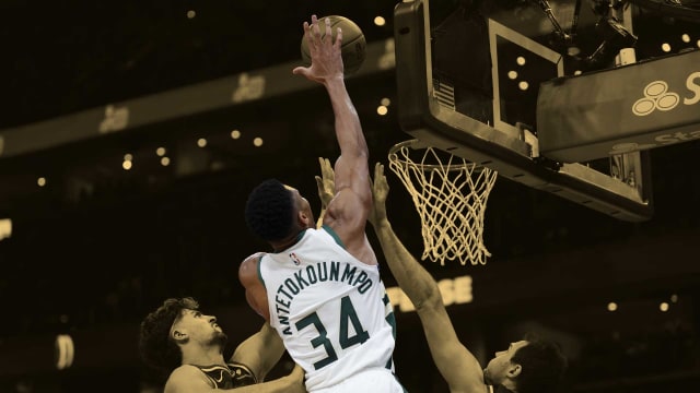 giannis antetokounmpo dunks from outside the three point line