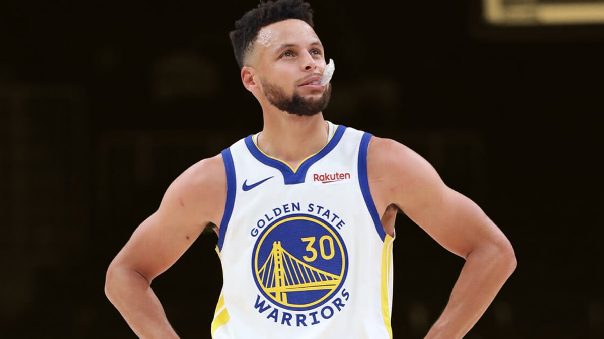 Steph Curry and Lionel Messi complete first half of jersey swap