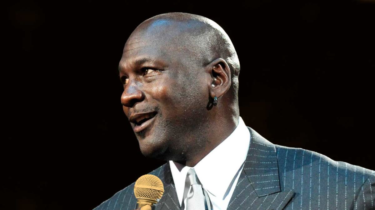 Michael Jordan đã gửi một thông điệp tuyệt vời tới tất cả những người đam mê bóng rổ: "Tôi vẫn muốn nói rằng ngay cả khi chúng ta không được trả một xu nào, chúng ta vẫn sẽ chơi bóng rổ ở đâu đó"