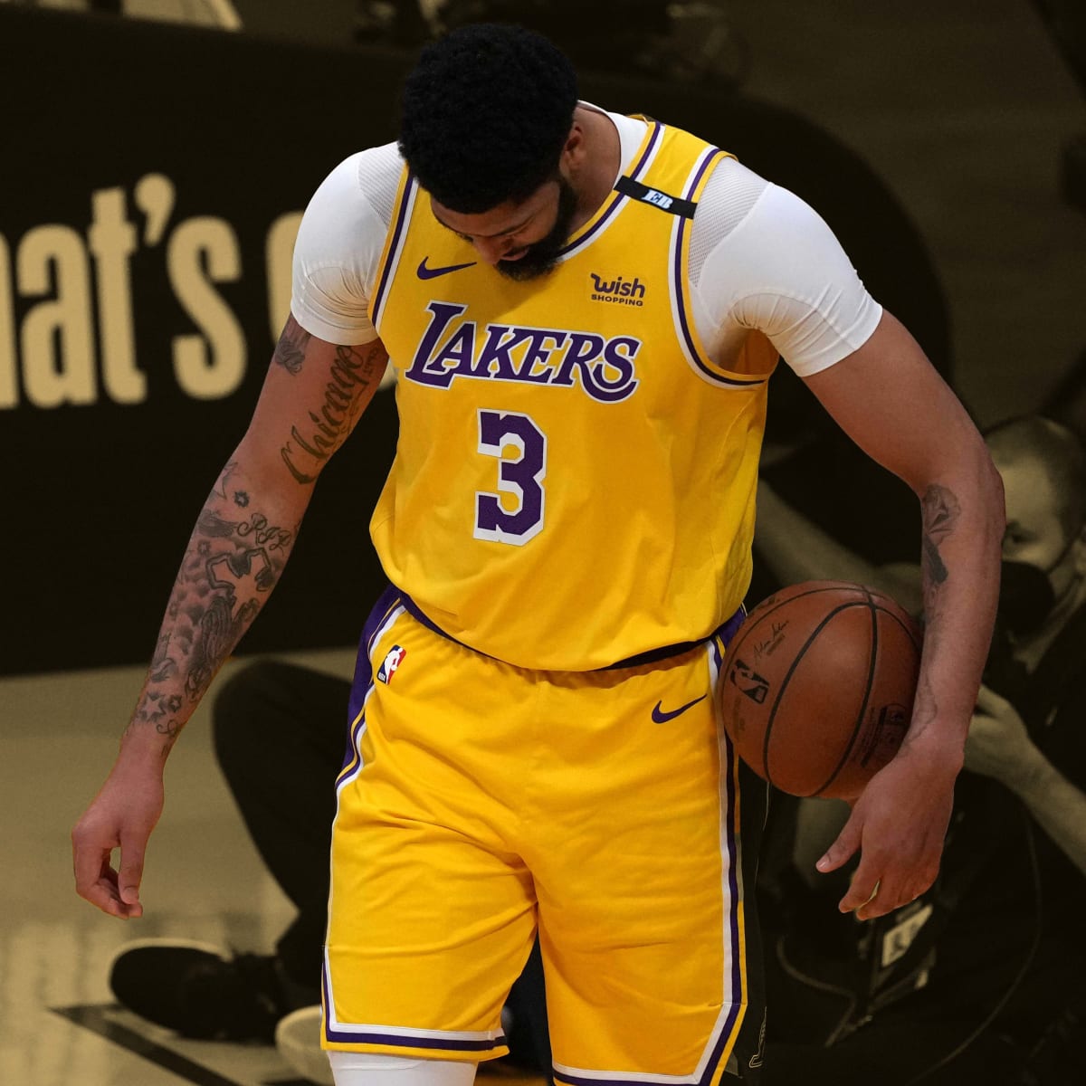 Davis 'probable' for Lakers-Nets following MCL sprain