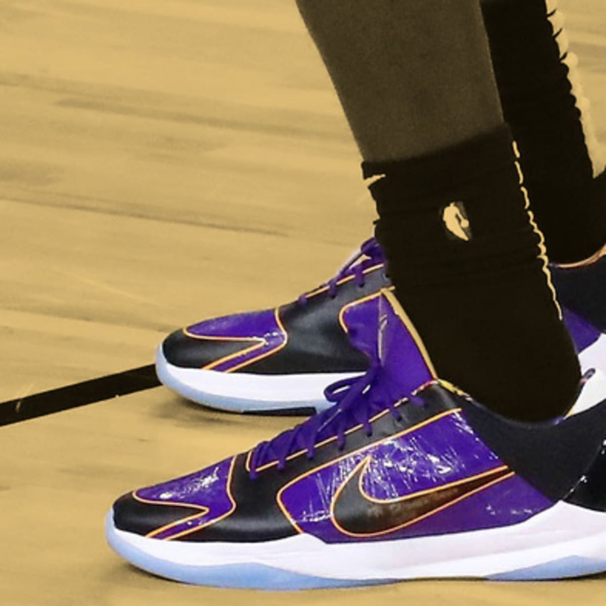 What Pros Wear: Kobe Bryant's Nike Kobe 11 Shoes - What Pros Wear