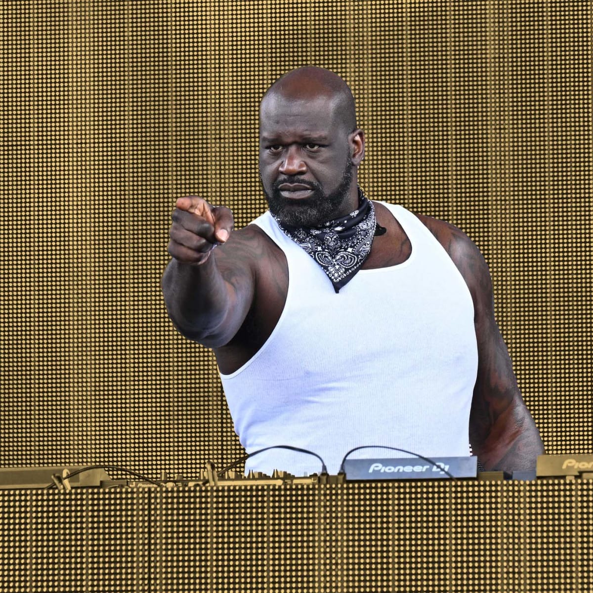 Shaquille O'Neal Reveals 55-Lb. Weight Loss, Couldn't Walk Up Stairs