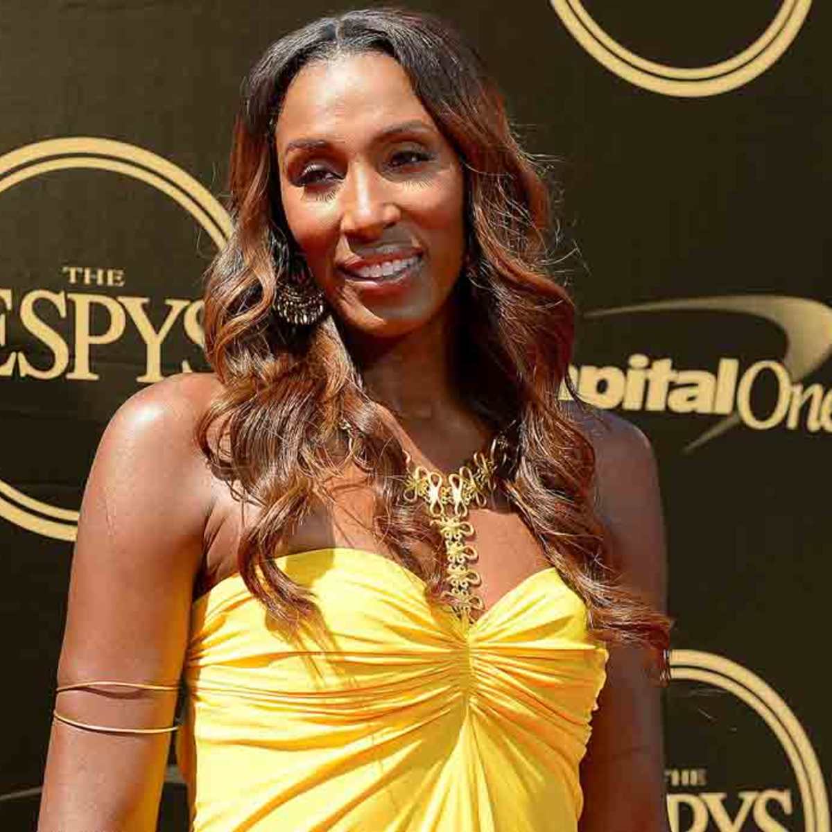 Lisa Leslie on Sparks not wanting her to come back and talk to her former  team - Basketball Network - Your daily dose of basketball