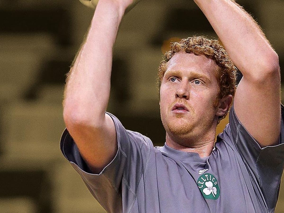Brian Scalabrine is more famous on social media than he is for being a NBA  player because of his un athletic looking…