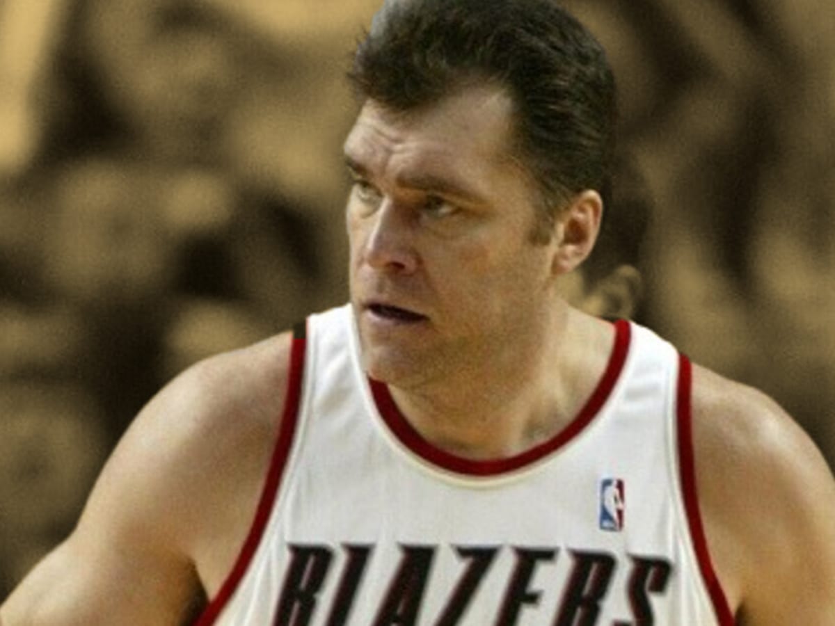 Kevin McHale and Brian Shaw explain what made Arvydas Sabonis such a - Basketball - Your daily dose of basketball