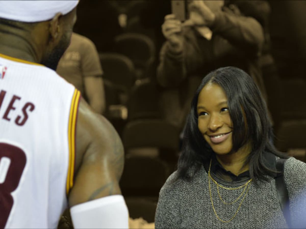 LEBRON JAMES WIFE SAVANNAH JAMES SAYS SHE JUST WANTED TO FOCUS ON BEIN, lebron  james wife