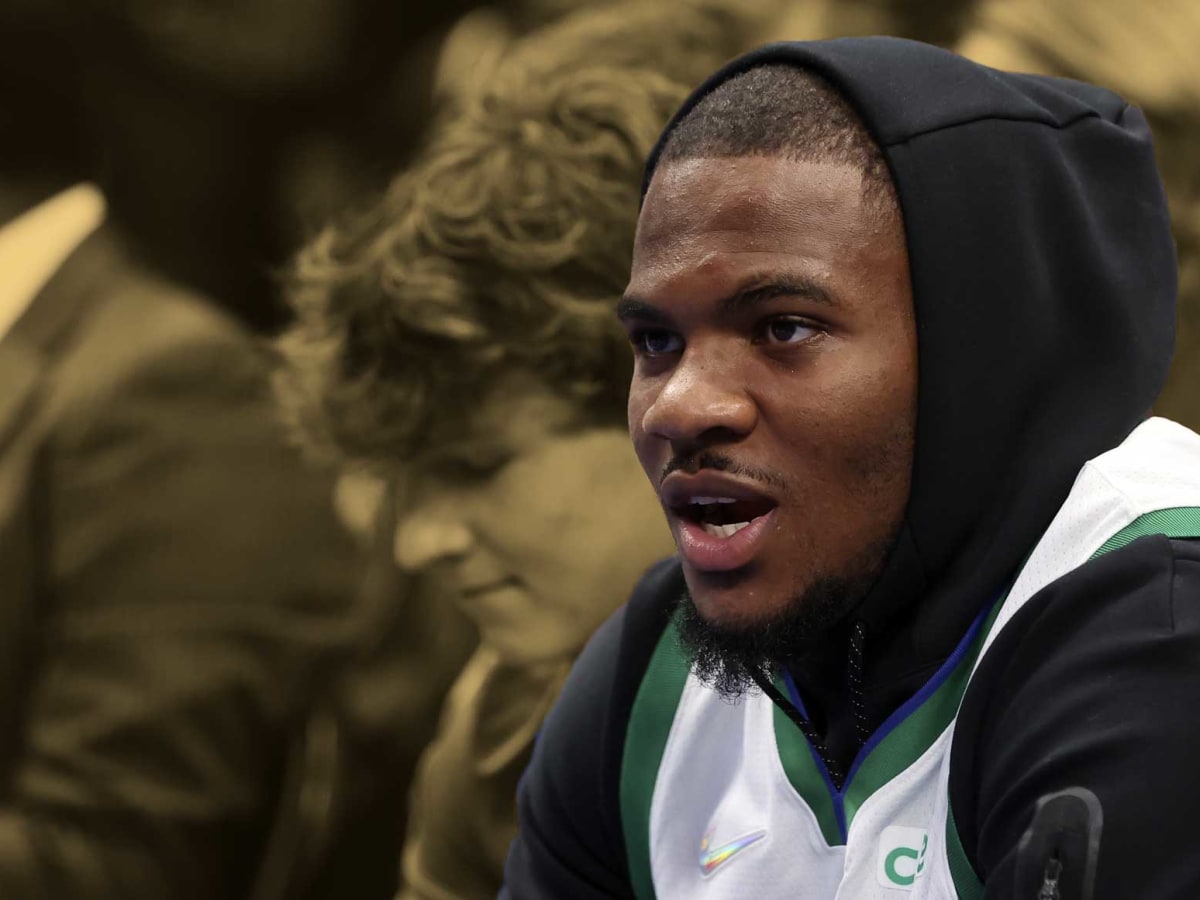 Dallas Cowboys: Fans all say the same thing as star Micah Parsons is  spotted at Philadelphia 76ers game