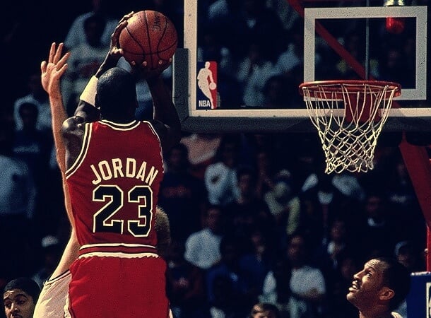 Michael Jordan's not so memorable performance at the 1990 three-point ...