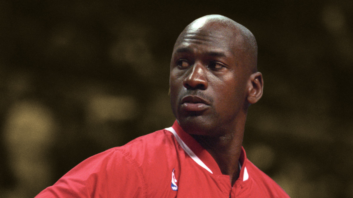 Michael Jordan's Former Coach Says the Bulls Became a Better Team Without  Him